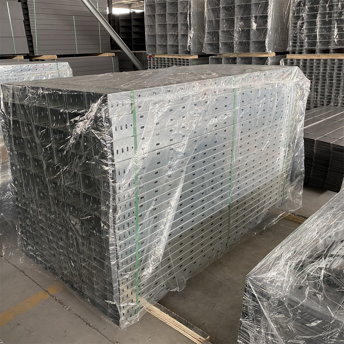 常州市梯式电缆桥架节能瓦楞电缆桥架 - 方案